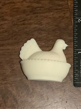 Off White cream color nesting hen on basket small magnet